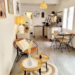 Raffine Pres De La Et Des Commerces アパート ラ・フロット
