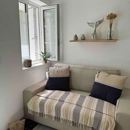 Raffine Pres De La Et Des Commerces La Flotte