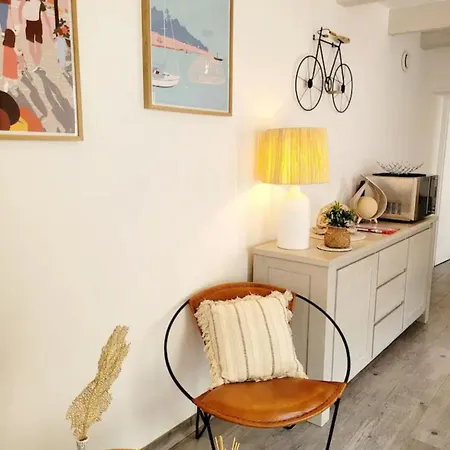 Apartment Raffine Pres De La Et Des Commerces La Flotte